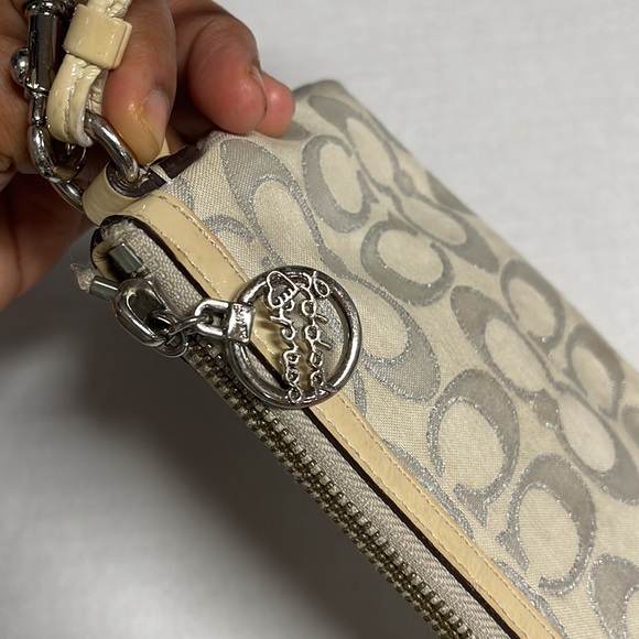 Vintage Coach poppy collection wristlet - Picture 4 of 13